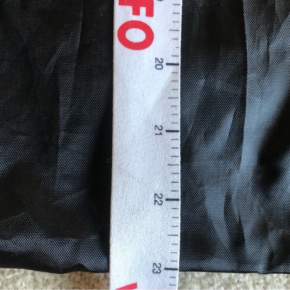 Bundle of 3 qty travel bags. Perfect for any type of trip you are planning. - Picture 5 of 11